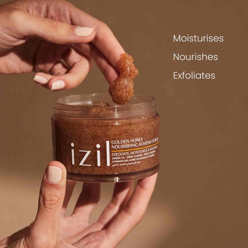 مقشر اللوز المغذي بالعسل الذهبي image number null